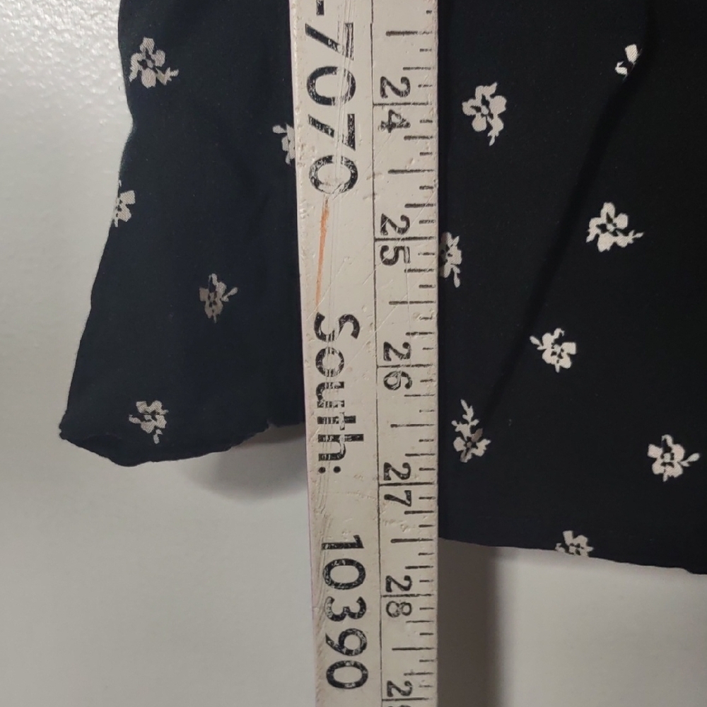 J Jill Black and White Embroidered Women's Top Medium 100% Rayon - Picture 5 of 8